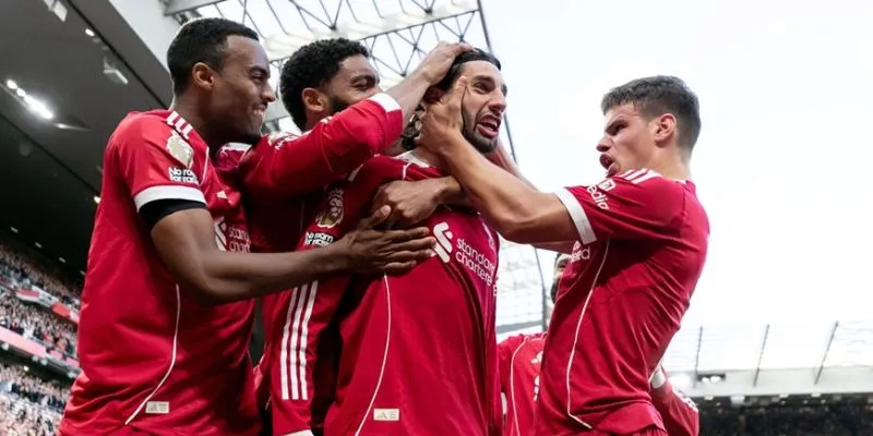 Liverpool đang chơi rất hay gói gọn trong hai từ "hủy diệt"